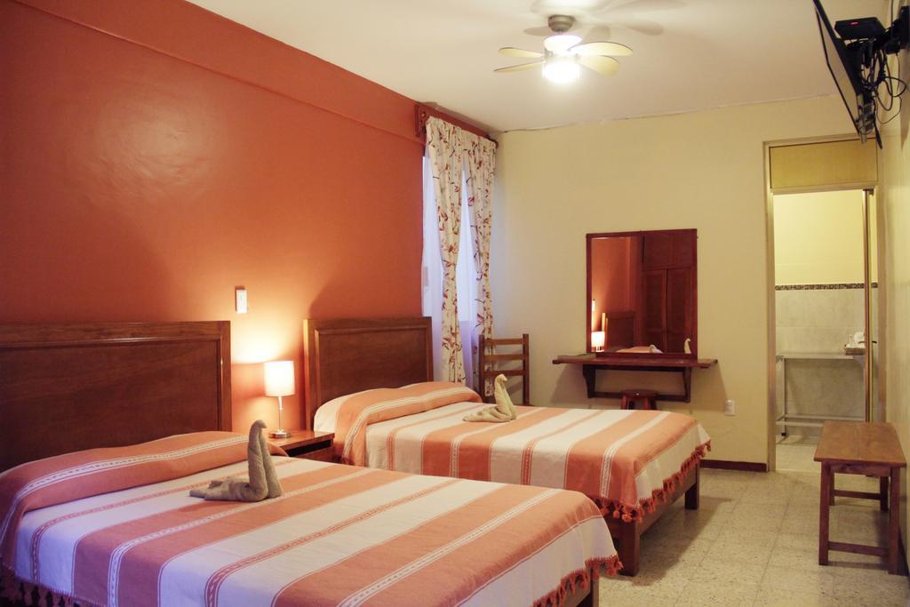 Hotel Florida Oaxaca Oda fotoğraf